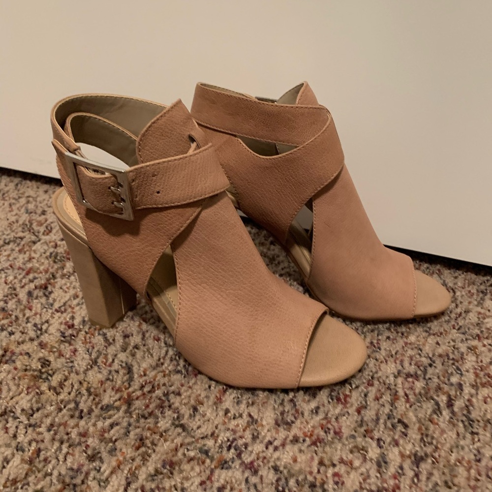 Gianni Bini sandal NWOT.